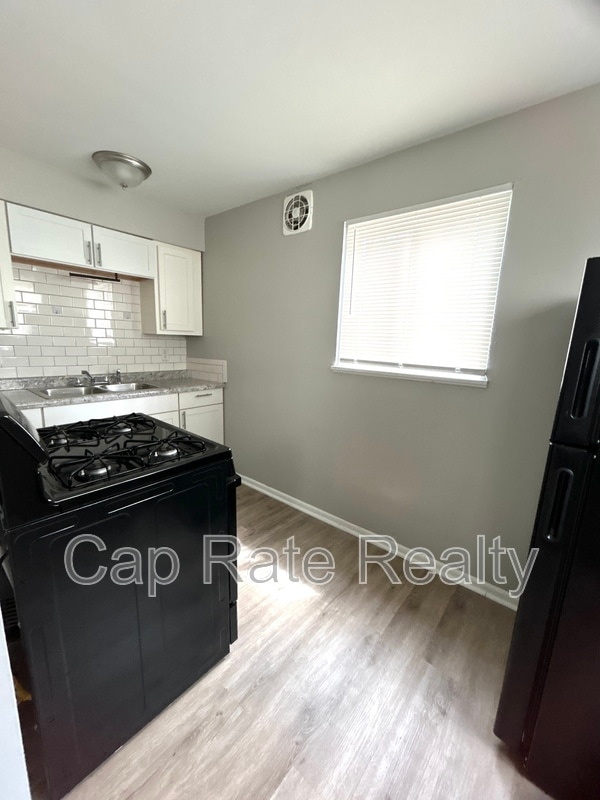 Photo - 2174 Sullivant Ave