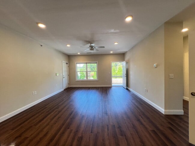 Building Photo - 466 S Broad St Rental