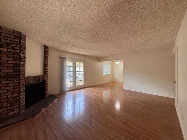 Laurelwood Apartments