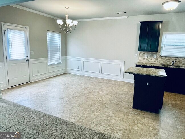 112 Leland Ln
