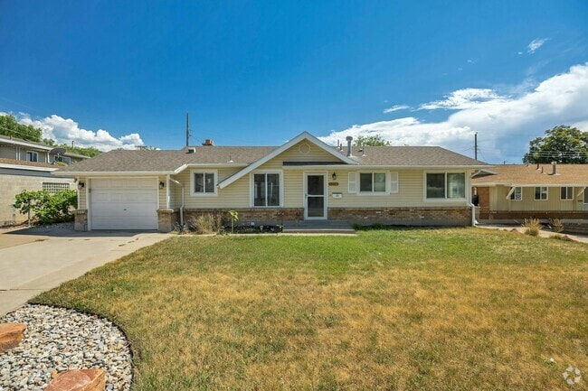 Building Photo - 225 W 750 S Rental
