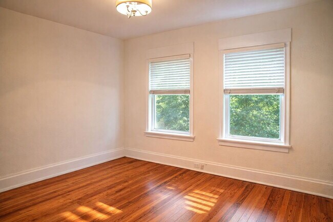 Photo - 72 Euclid Ave