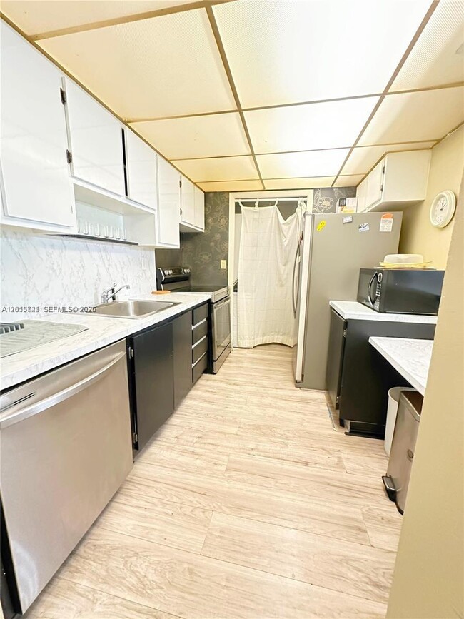 Photo - 240 Lakeview Dr Unit 212