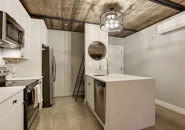 Photo - 12 W Montgomery St House