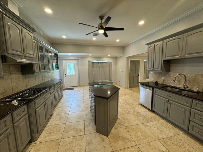 Photo - 7910 Sands Point Dr