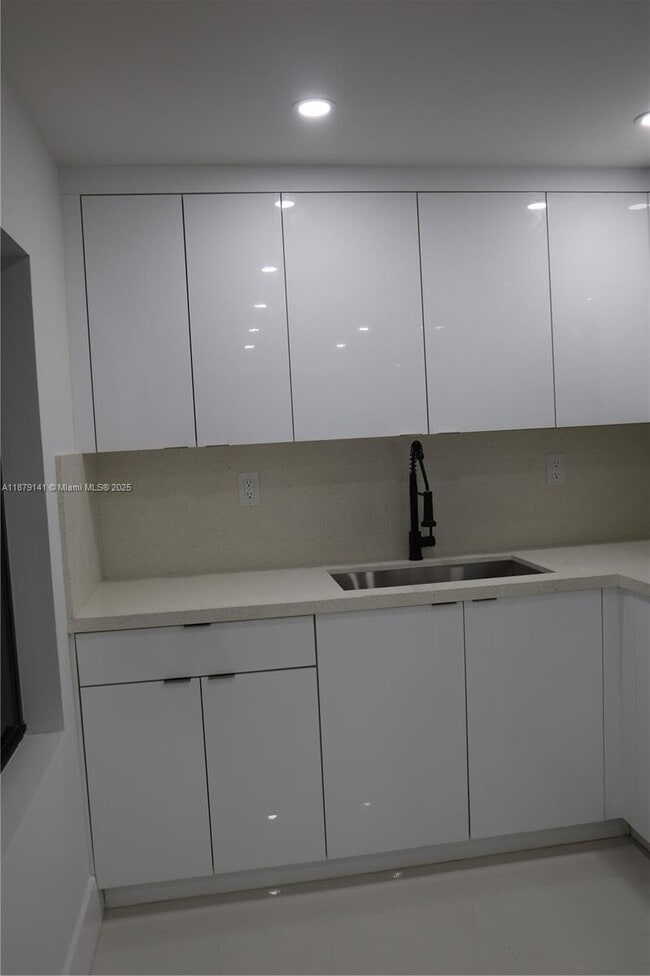 Building Photo - 1212 N 22nd Ave Unit 2
