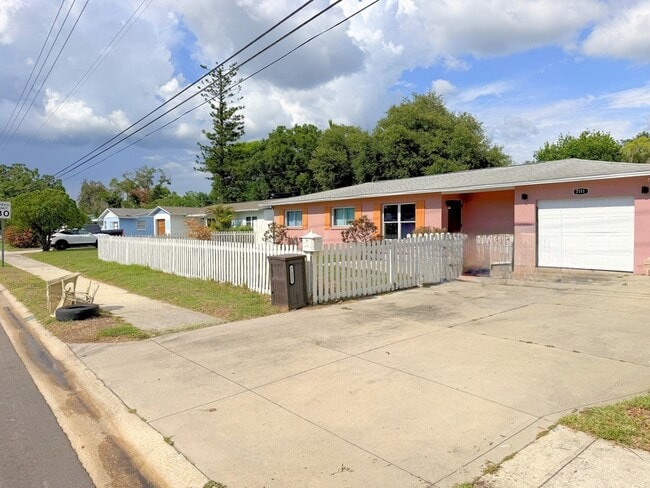 Building Photo - 7111 16th St N