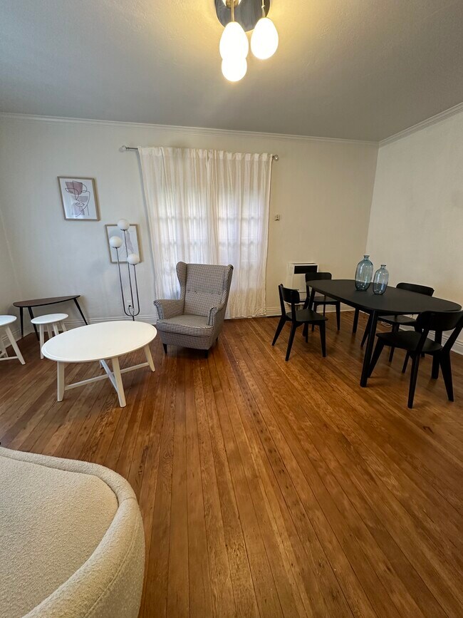 5757 Franklin Ave