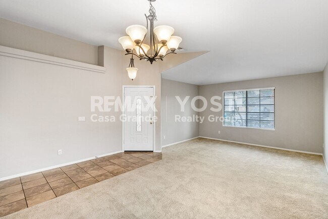 Photo - Open Concept living with tons of living space!