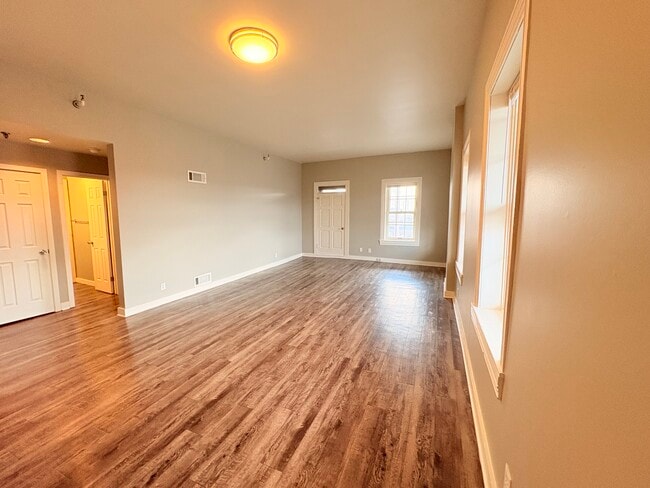 Photo - 11 N Beaver St