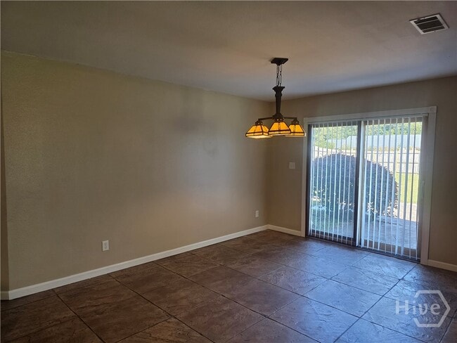 Photo - 310 W 5th St