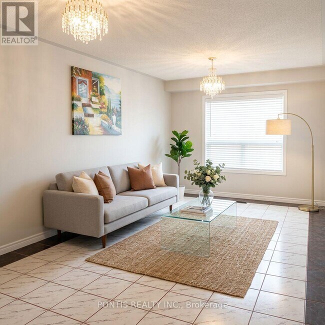 Photo - 2538 Raglan Ct
