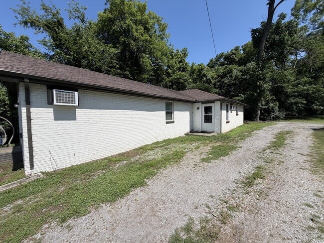Photo - 905 Blue Ridge Dr