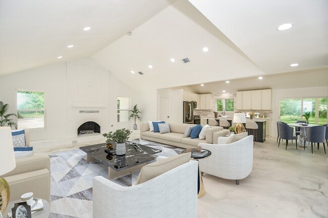 Building Photo - 6914 Evergreen St