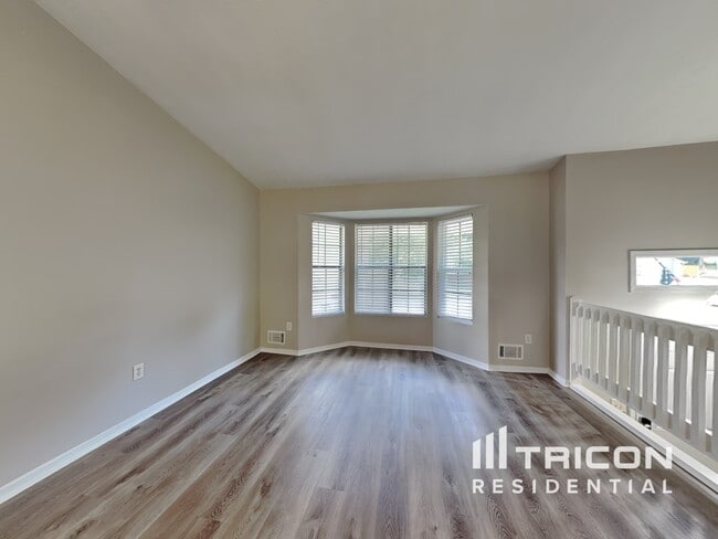 Photo - 5708 St Thomas Dr