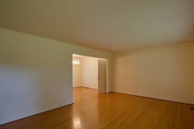 Photo - West Meade Single Family Home Close to Nashville West Shopping Center