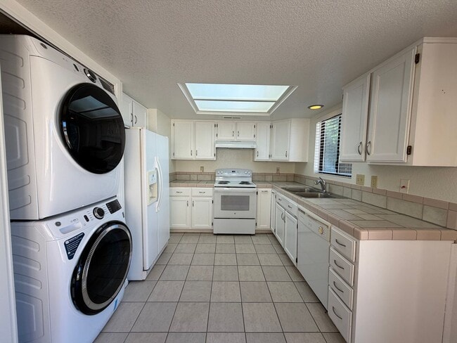 Photo - UPGRADED TWO BEDROOM UNIT AVAILABLE FOR RENT!