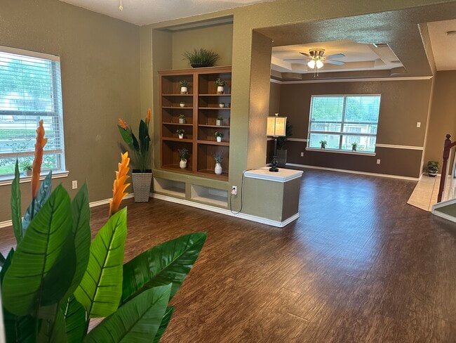Building Photo - 8259 Elm Glade Rental
