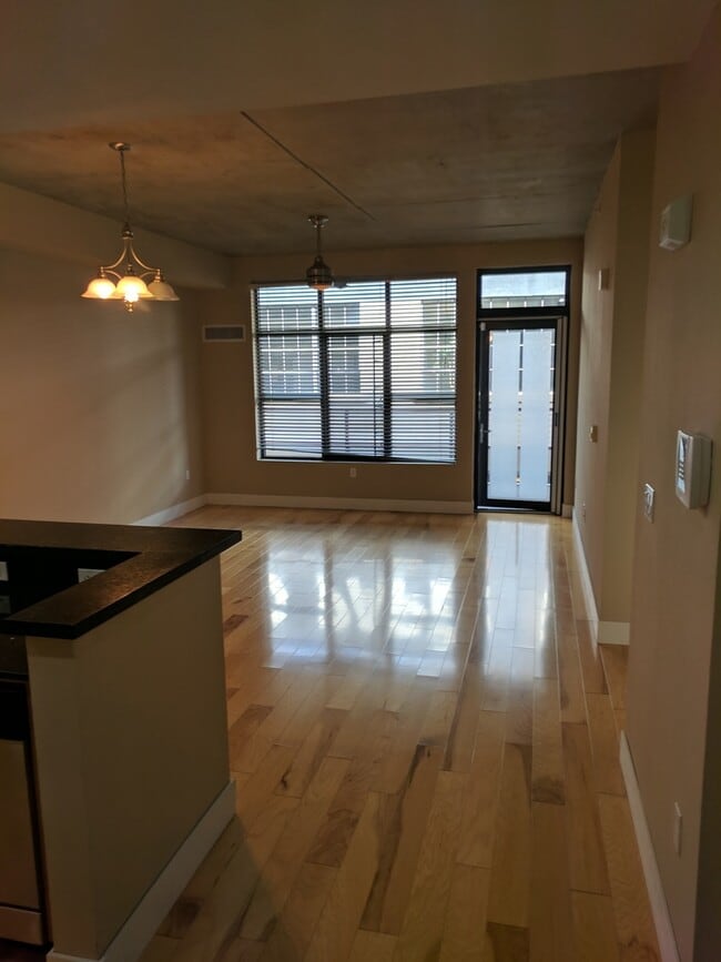 Photo - WELCOME HOME IN JACK LONDON SQUARE