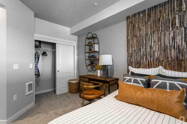 Studio, 1BA - 600 SF