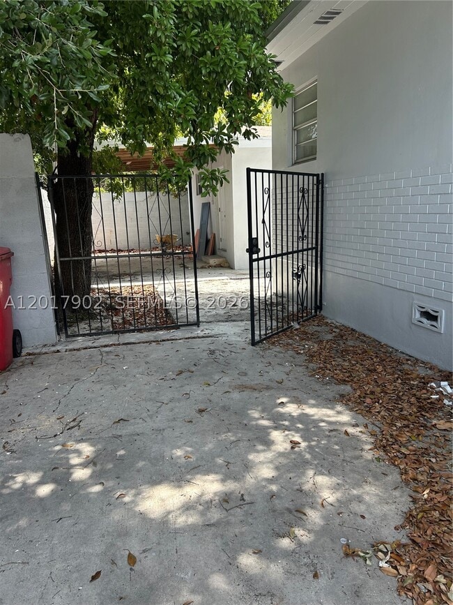 Building Photo - 13425 NW 31st Ave Unit 3