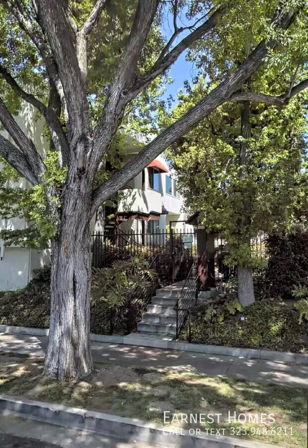 Photo - 5652 Yolanda Ave Unit 6