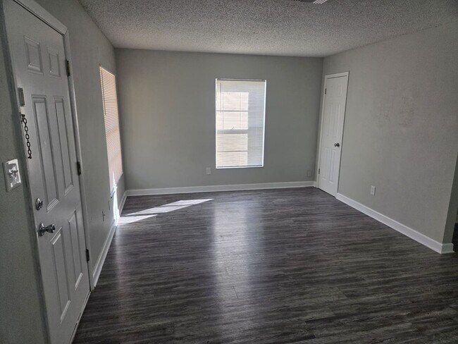 Photo - 2322 W St John St Unit B