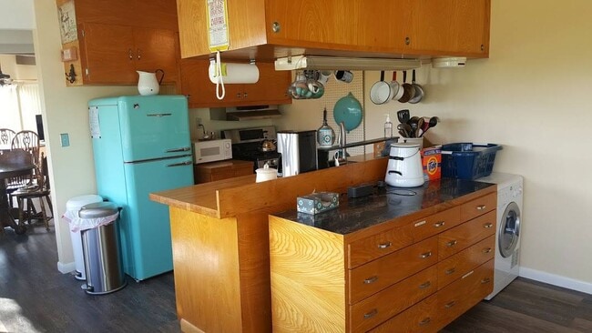 Photo - 300 Kings Ave