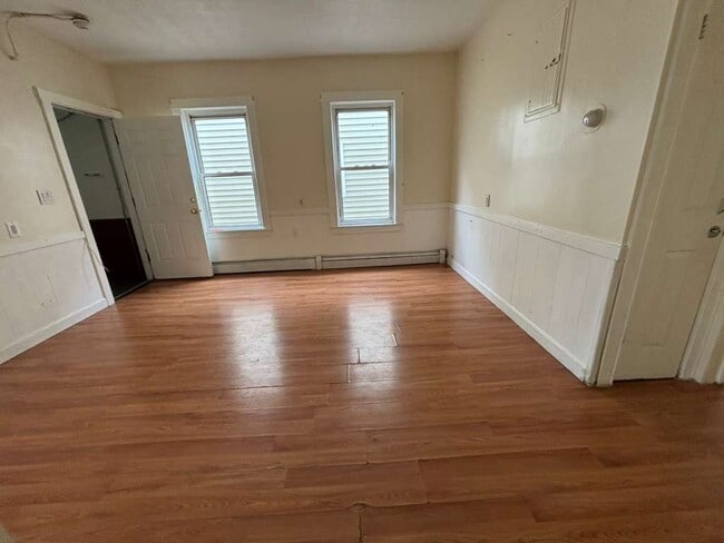 Building Photo - 101 Newbury St Unit 3