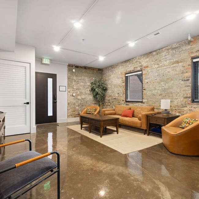 Living Room - 14 Bank St Unit 18 Bank Street The Teller