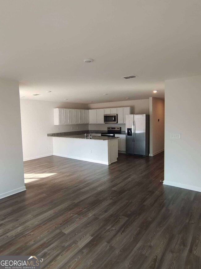 Photo - 537 Pemberton St