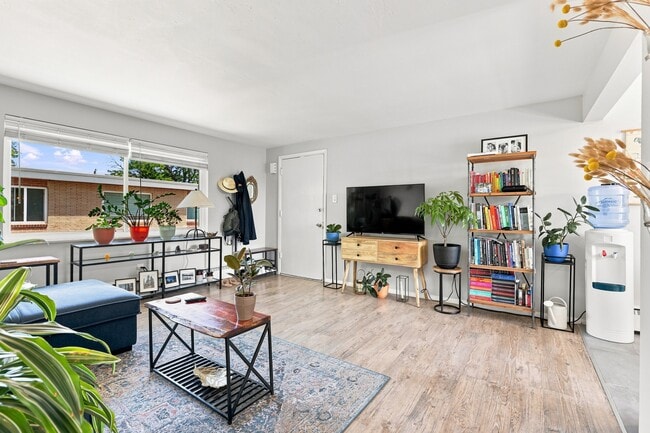 Photo - 705 Moore St Unit 3
