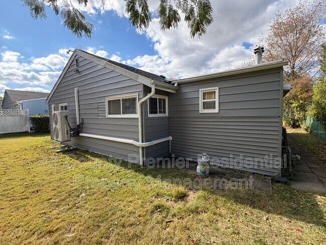 Photo - 22 Dorset Dr