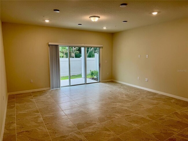 Photo - 3331 Canyon Bay Pt