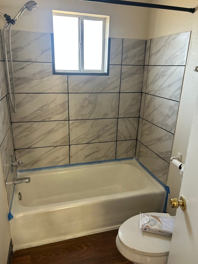 Photo - 5722 Lindhurst Ave