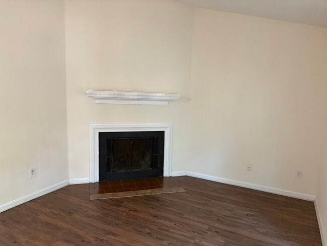 Photo - 4832 Hollenden Dr