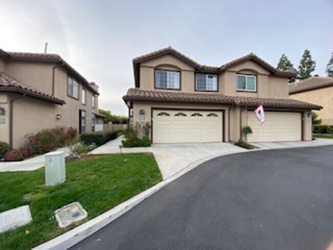 Photo - Beautiful 3 bedroom end unit home in Aliso...