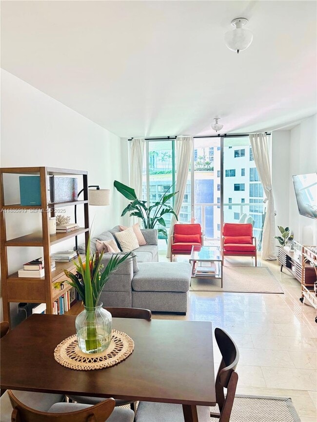 Photo - 218 SE 14th St Unit 1104