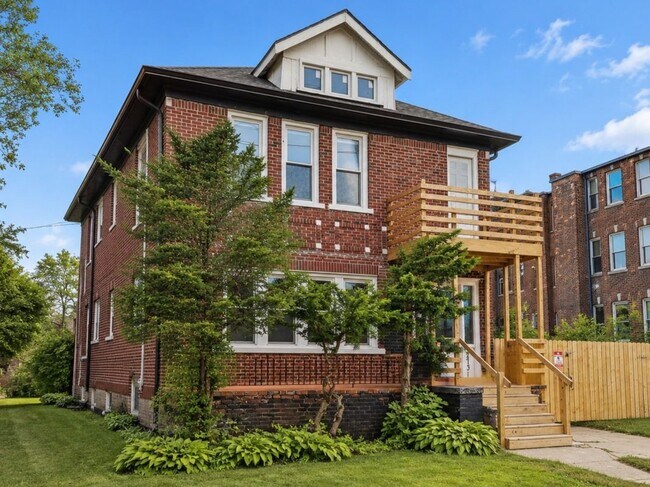 Photo - 2731 Elmhurst St