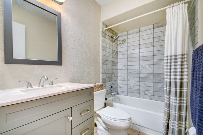 Photo - 101 SW 10th Ave Unidad 101 SW 10th Ave.