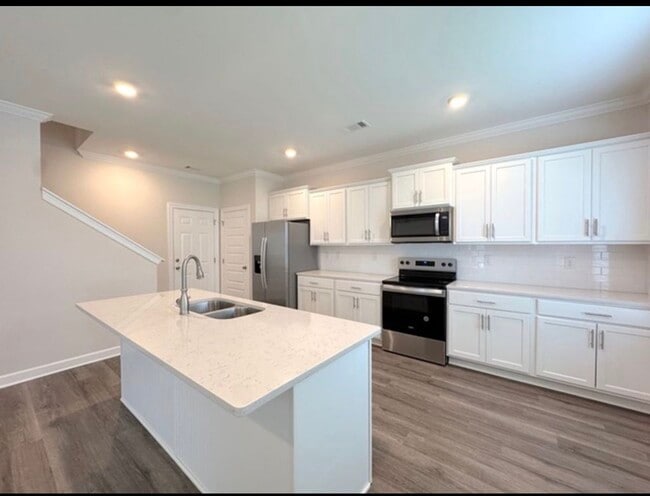 Photo - 1728 Windsor Hill Blvd