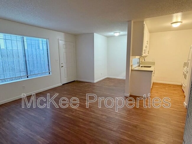 3028 Juniper St Unidad 2