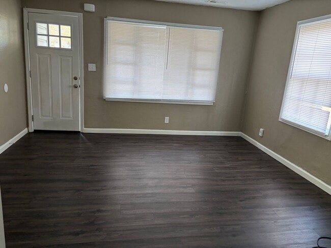 Photo - “Move-In Ready 2-Bedroom with Expansive Privacy Yard”