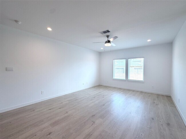 Photo - 31722 Margaret Woods Ln