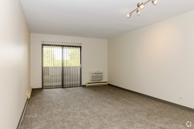 1BR, 1BA - Living - Idyllwild Apartments