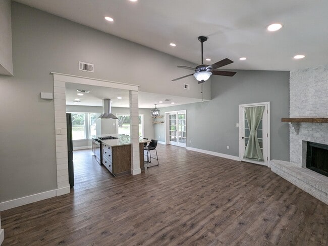 Photo - 8717 Sand Pine Dr