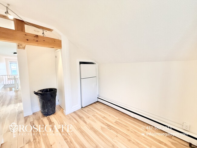 Photo - Spacious 1-Bedroom Upper Apartment with Parking – Utilities Included – Cambridge Unit 3