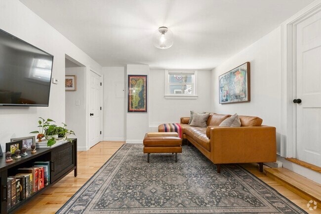 Building Photo - 209 Bunker Hill St Unit 1 Rental