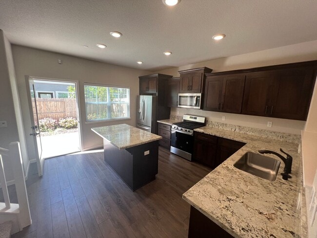 Photo - 3 Bed / 2.5 Bath | Rocklin Townhome