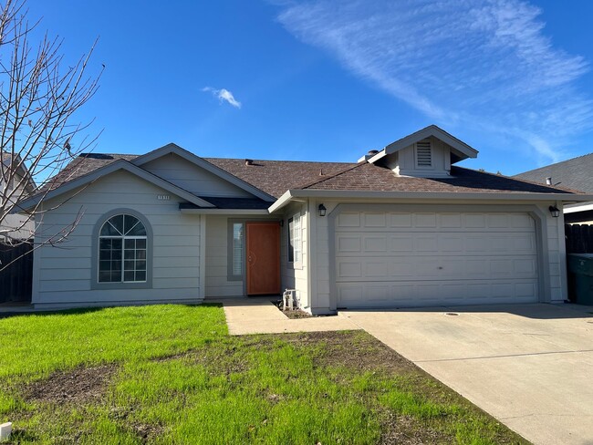 Move in ready 3-bedroom single story home! - Move in ready 3-bedroom single story home!